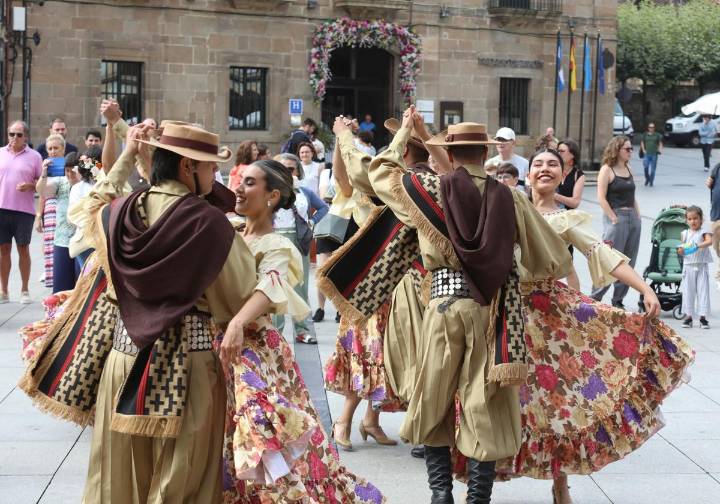 El Festival Folclórico de Avilés traslada sus actuaciones a la Casa de la Cultura