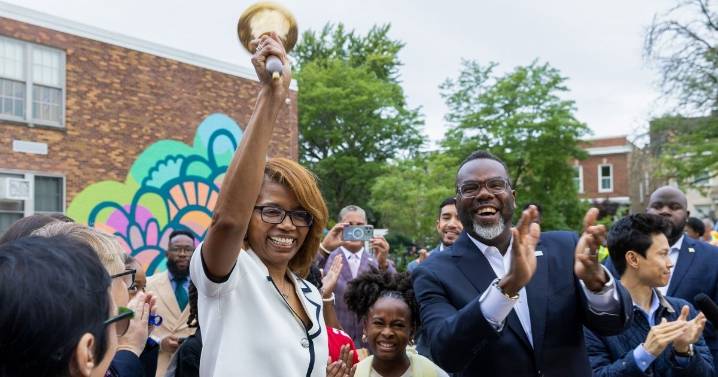 Chicago Public Schools Welcomes Back Students for First Day of School