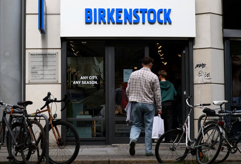 German consumer sentiment dips in September on job loss concerns, finds GfK