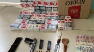 Quitilipi: detienen a dos jóvenes con un arsenal de armas y un cargamento ilegal de cigarrillos