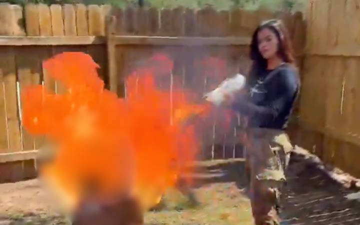 Candidata republicana de Texas provoca polémica tras quemar un Corán y pedir acabar con el Islam