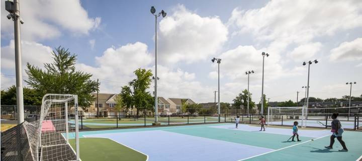 Philadelphia celebra la renovación de Piccoli Playground