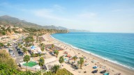 Mery, una turista en Nerja: "Estuve dos horas en la playa, no se podía estar"
