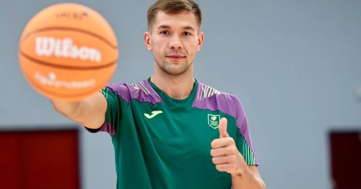 La presentación de Emir Sulejmanovic con el Unicaja, en fotos