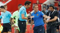 Las explicaciones de Munuera Montero a Jagoba Arrasate de por qué no paró el juego con Raillo en el suelo antes del gol de Ferran Torres