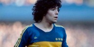 Eligieron una icónica camiseta que usó Maradona en Boca como “la más linda de la historia”: las casacas finalistas