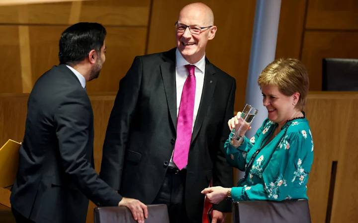 Nicola Sturgeon uses loophole to avoid higher income tax on £20,000 payment