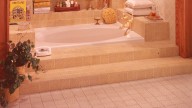 The Popular '80s Bathroom Design Trend That's Making A Comeback