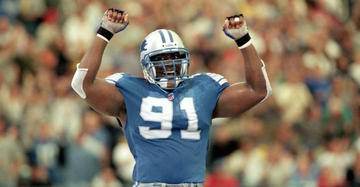 Lions to induct Pro Bowl defensive end into ring of honor