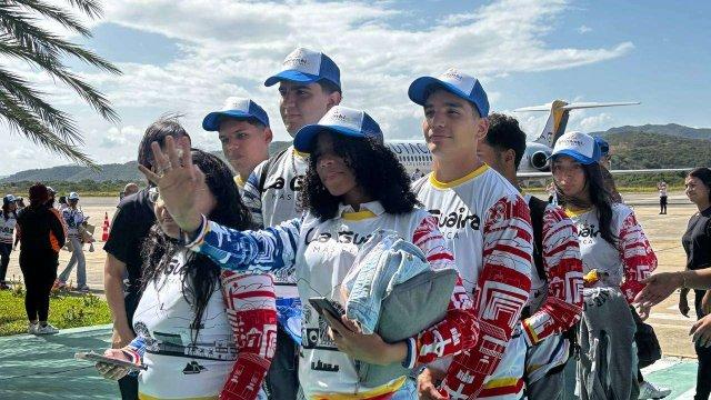 Sucre recibió a 100 estudiantes con los mejores promedios de La Guaira
