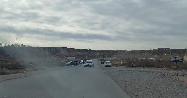 Un motociclista resultó herido tras chocar con un auto cerca del ingreso a la Autovía Norte en Neuquén: qué se sabe