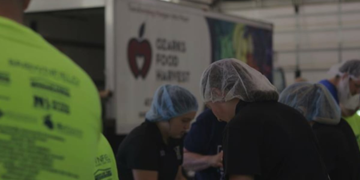 Missouri teens pack thousands of meals for food banks at state fair