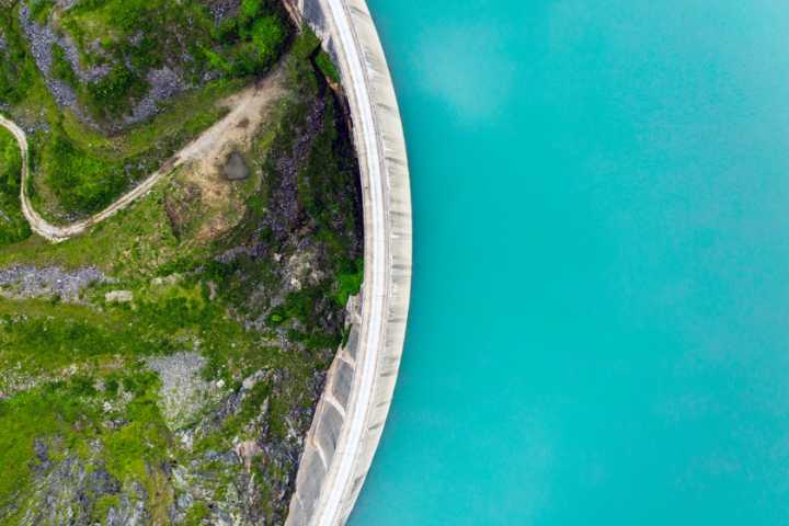 Una presa, dos embalses y miles de millones de litros de agua: cómo Granada quiere convertirse en la gran batería del sur de España