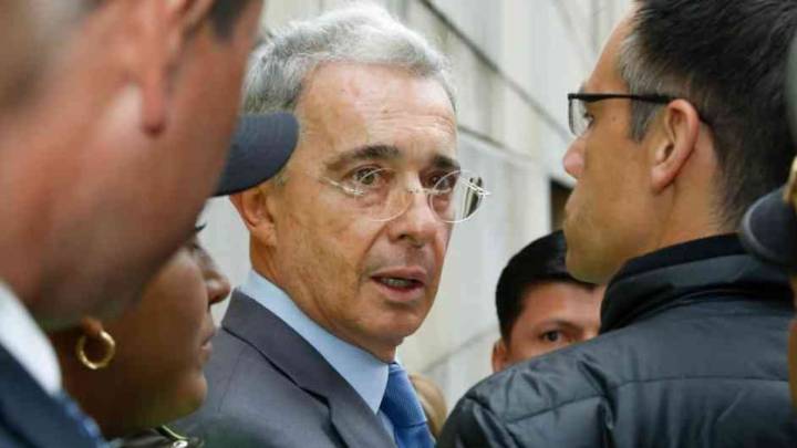 Álvaro Uribe Vélez en libertad: uribismo respalda decisión; “esta infamia nos la quitaremos de encima”