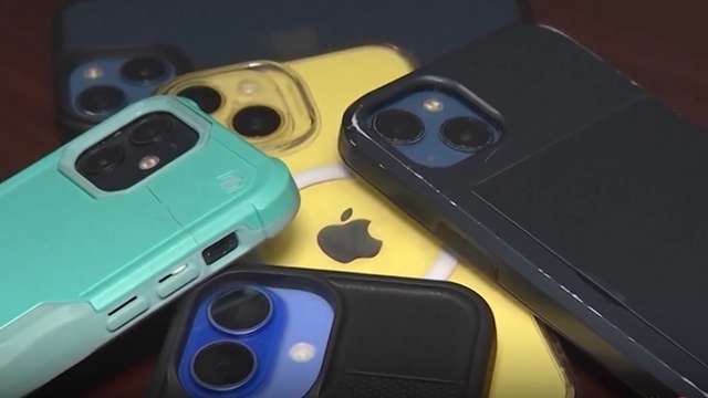 Florida schools enforce cellphone bans