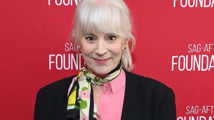 90s sitcom star unrecognizable ahead of reunion with castmates from hit show