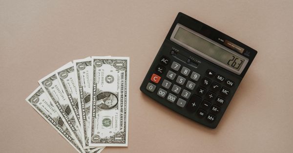 Dólar oficial: cómo cerró su cotización HOY viernes 8 de agosto