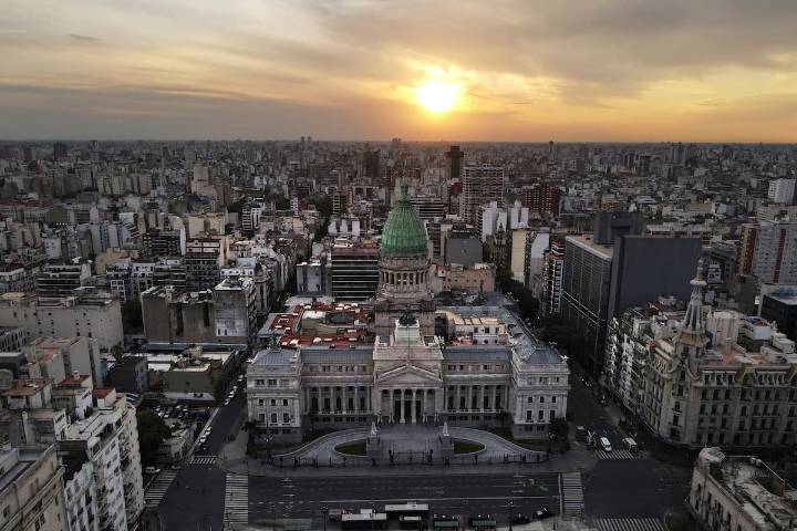 Atrasar una hora el reloj. La Cámara baja aprobó el proyecto que busca cambiar el huso horario de la Argentina
