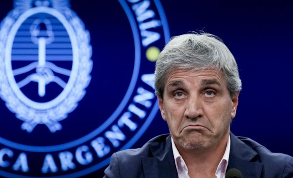 "Esta suba de tasas va a ser transitoria porque las elecciones serán muy favorables para LLA”, aseguró Caputo