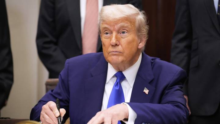 Trump signs executive order aiming to end cashless bail
