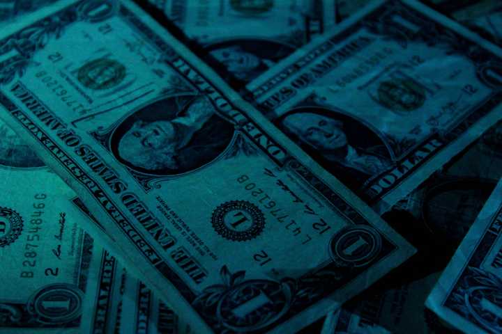 Tether Loses Grip: Stablecoin Dominance Drops To 60%