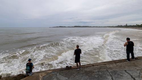 Huracán Erin, más fuerte y grande, podría generar oleaje peligroso en la costa de Estados Unidos