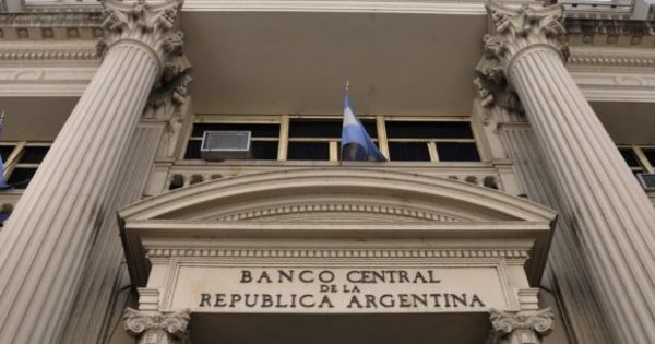 El mercado pide que haya más luz: bienvenida la apertura de una ventanilla