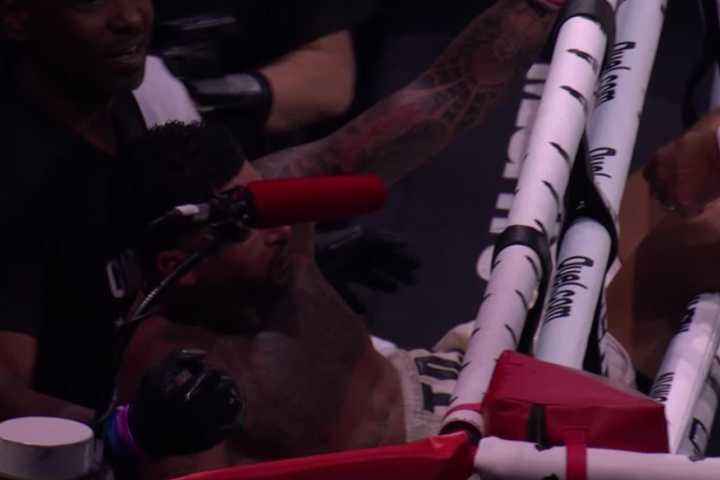 Misfits Fans Allege Robbery as Boxer Falls Out of the Ring in Long