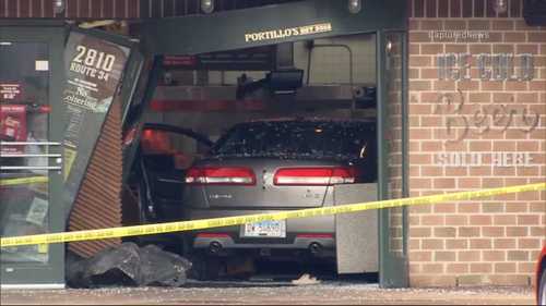 Portillo's accident Oswego, Illinois: Parents of Finnegan McKee, 2-year-old killed in car crash at 2810 Route 34, sue: LIVE