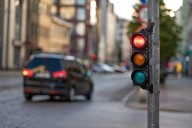 ¿Cuántas luces o señales pueden tener los semáforos?