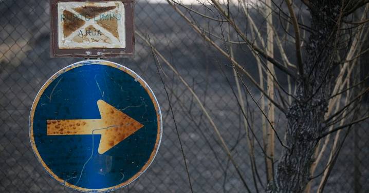 Unos 40 municipios sin servicio de basura por el incendio que afectó al punto limpio de A Rúa
