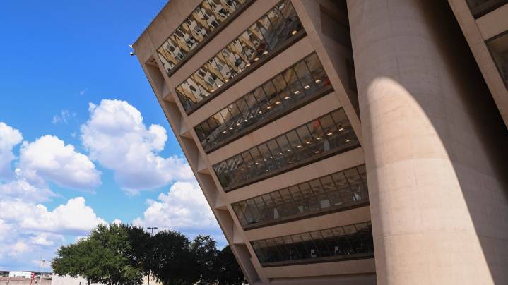 Dallas Inspector General isn't an attorney, in violation of city charter