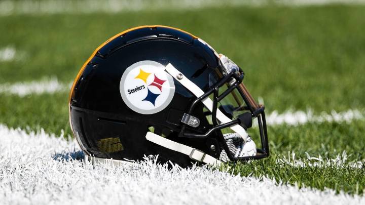 Steelers first-round pick Harmon carted off with sprained knee