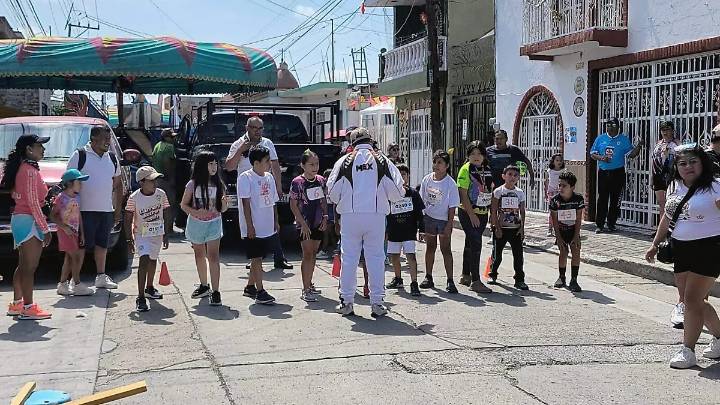 Aurelio Nieto organiza carrera infantil en honor al apóstol Santiago, en Celaya