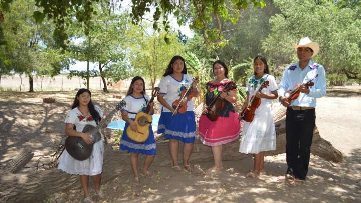 En el Día Internacional de los Pueblos Indígenas ovacionan la pluralidad lingüística del país