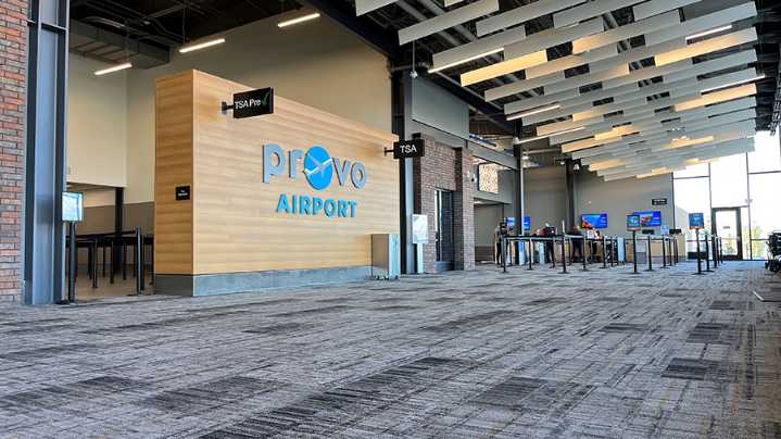 Small plane makes emergency landing at Provo Airport