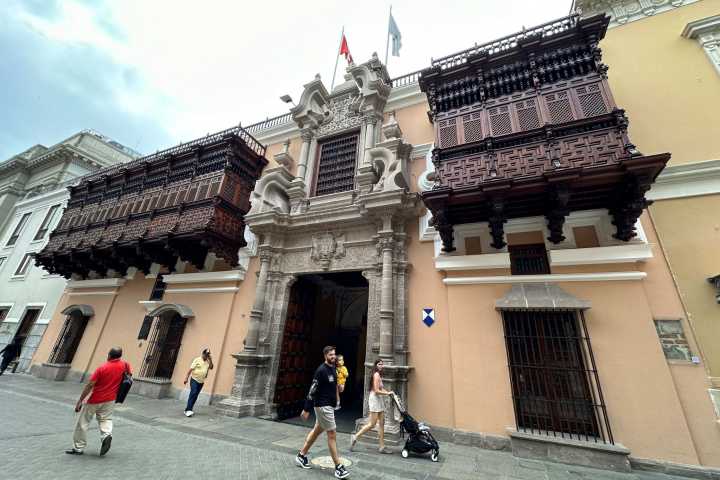 Cancillería logra repatriar a tres menores peruanos desde México