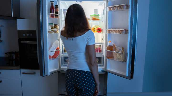 Hay que desenchufar o no la nevera en verano si te vas de vacaciones: esto dice la OCU