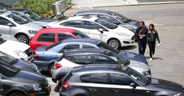 Gobierno posterga aplicación de reglamentos internacionales para el sector automotor