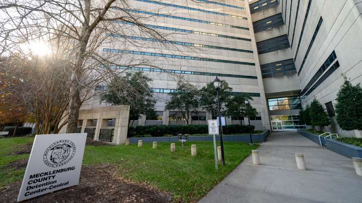 Man dies in custody at Mecklenburg County jail