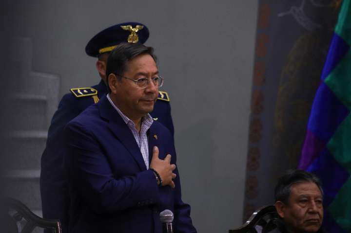 Luis Arce dice que América Latina debe prepararse para "resistir y vencer" al "fascismo"