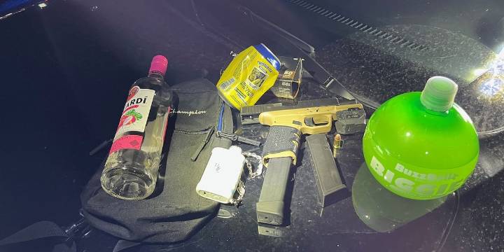 Sheriff: 19-year-old arrested after gun, open alcohol found in car during Salem traffic stop