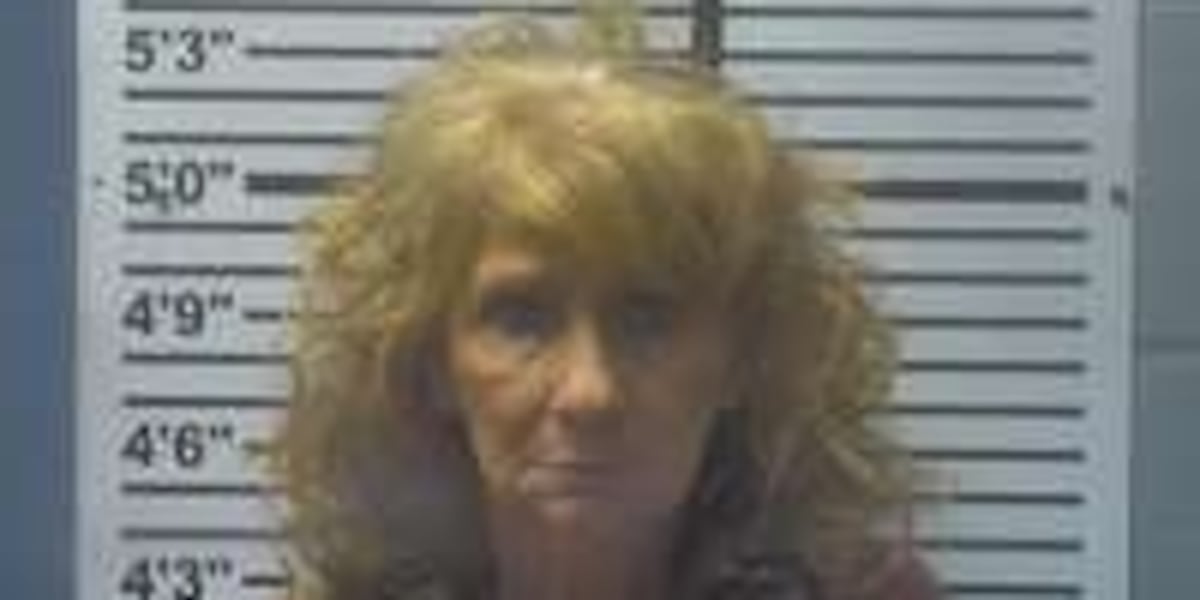 Jones Co. woman arrested for DUI after driving into oncoming traffic, sheriff says