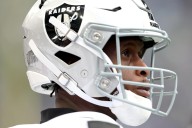 Geno Smith Flips Bird to Seattle Fans Leading New Team Out Tunnel