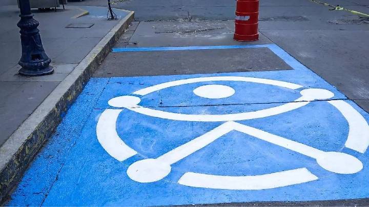 Tulancingo: Sin respeto a cajones de estacionamiento para personas con discapacidad