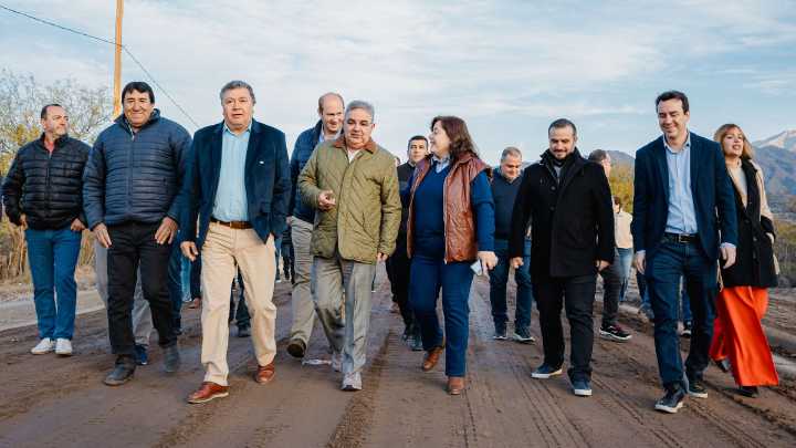El Gobierno avanza con trabajos de pavimentación y un nuevo SUM en Huillapima