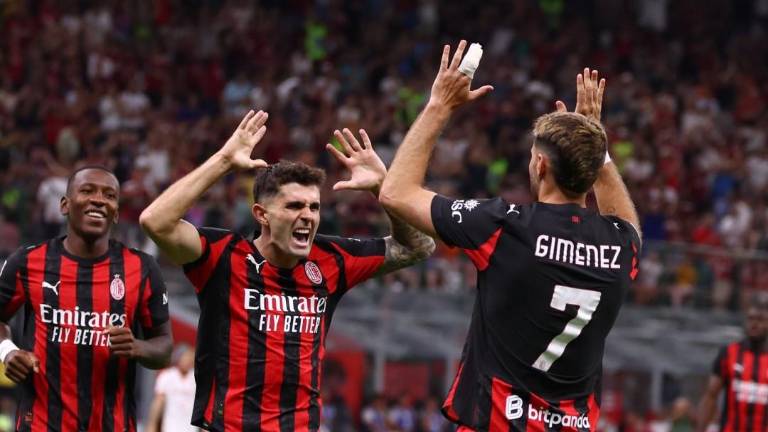Santiago Giménez debuta con asistencia y Modric se estrena en la victoria del Milán en Coppa Italia