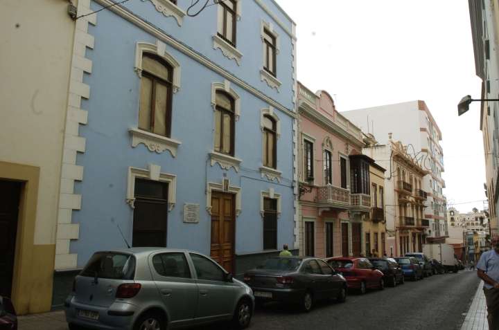 La Universidad Fernando Pessoa Canarias compra las Dominicas de Guía