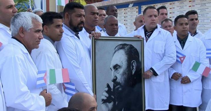 Trabajadores cubanos en Angola enfrentan severo control político