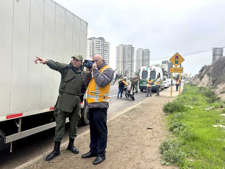 Dos personas fueron detenidasal presentar documentos falsos en operativos de control